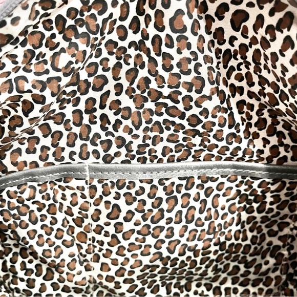 NWOT Sharif 1827 purse in silver/pink floral. - Picture 11 of 11